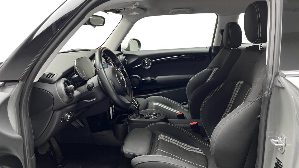 MINI Cooper SE Essential 3d