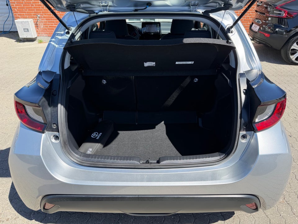 Toyota Yaris 1,5 Hybrid H3 e-CVT 5d