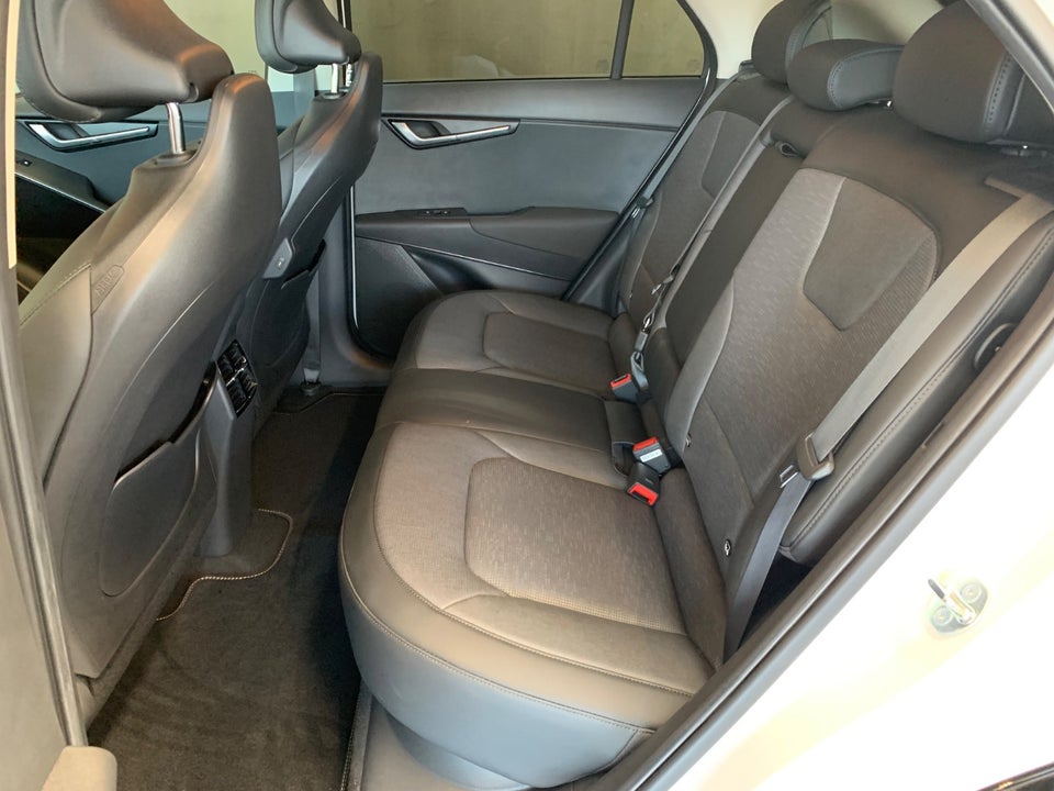Kia Niro 64 EV Upgrade 5d