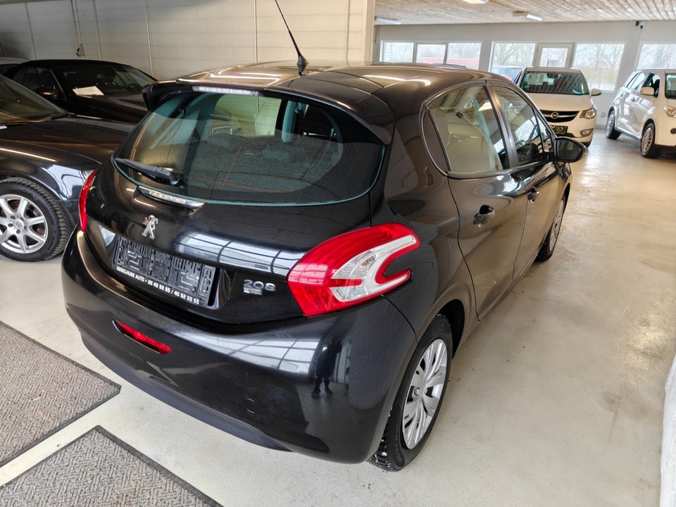 Peugeot 208 1,6 e-HDi 92 Active 5d