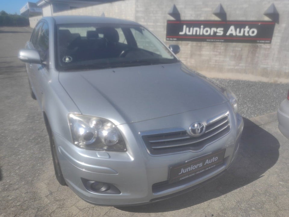 Toyota Avensis 2,2 D-CAT 177 Executive 4d