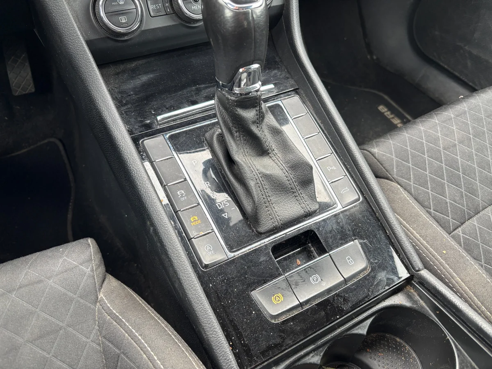 Skoda Superb 2,0 TDi 190 Style Combi DSG 5d