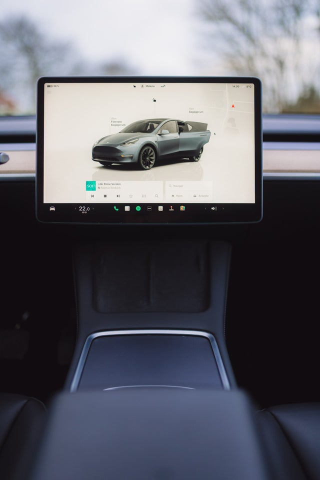 Tesla Model Y Long Range AWD 5d