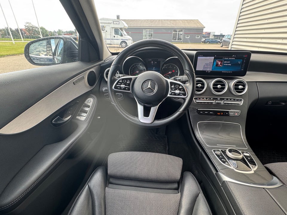 Mercedes C300 de 2,0 Advantage stc. aut. 5d