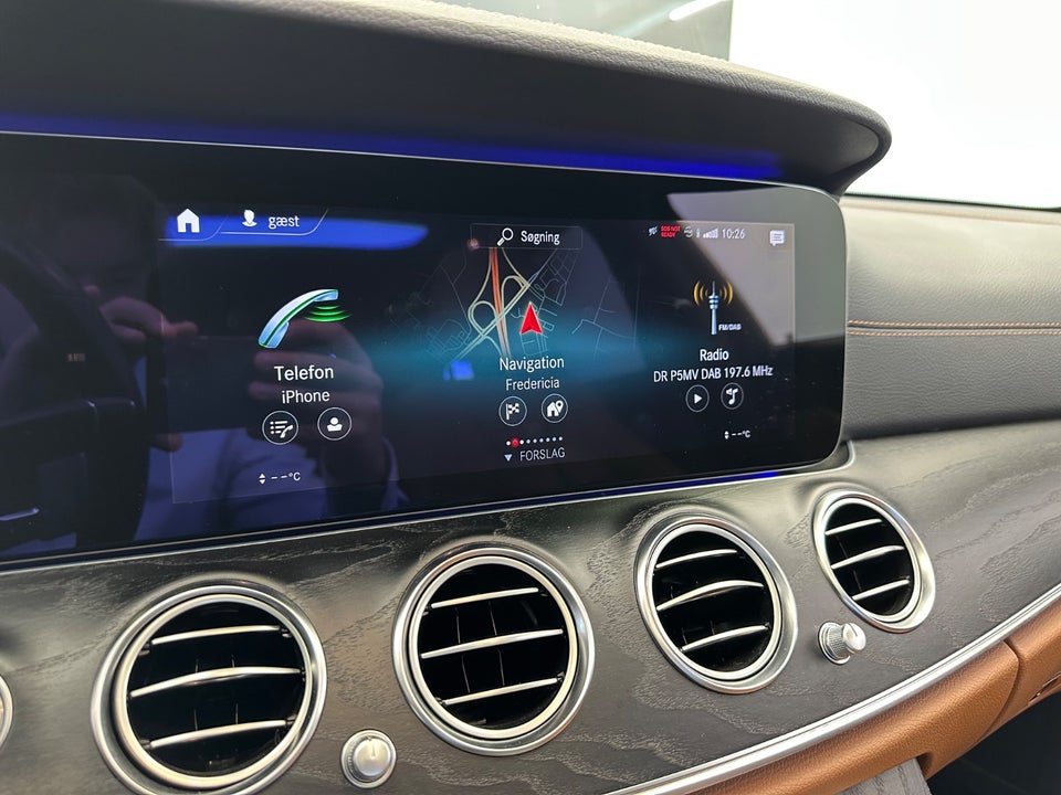 Mercedes E300 de 2,0 AMG Line stc. aut. 5d