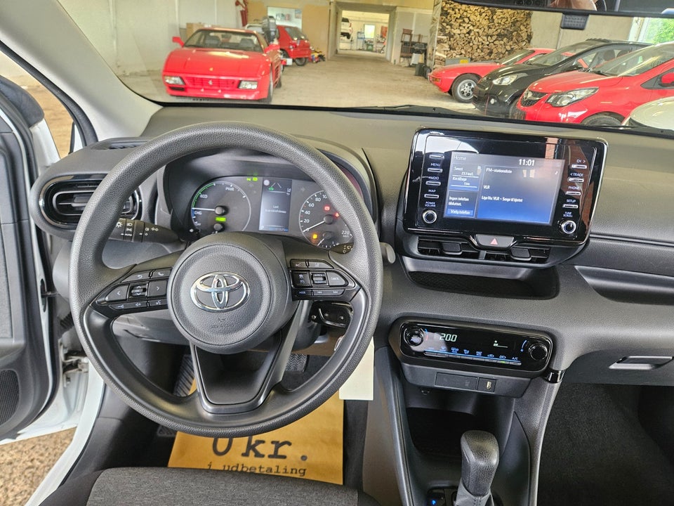 Toyota Yaris 1,5 Hybrid H1 e-CVT 5d