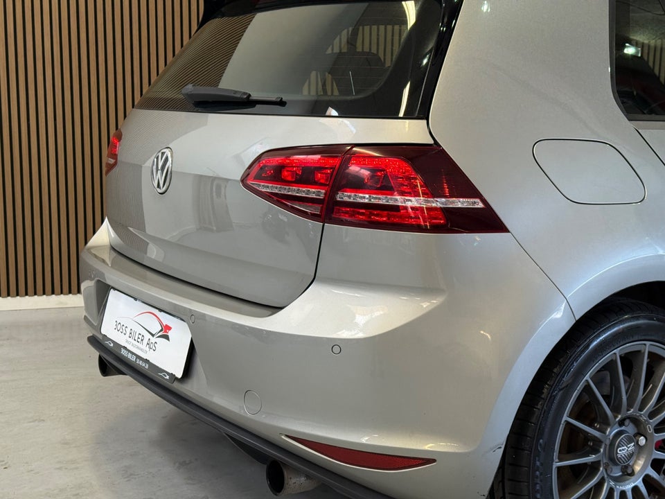 VW Golf VII 2,0 GTi Performance DSG BMT 3d