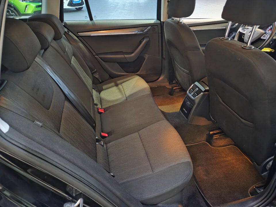 Skoda Octavia 1,6 TDi 115 Style Combi DSG 5d