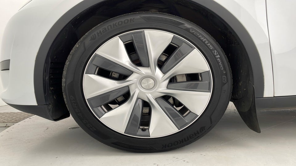 Tesla Model Y RWD 5d