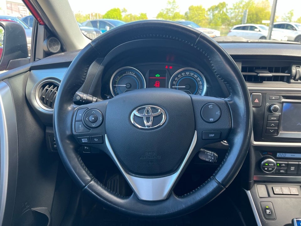 Toyota Auris 1,8 Hybrid H2+ CVT 5d