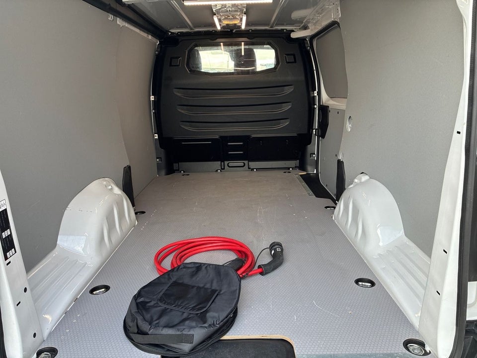 Peugeot e-Expert 75 L3 Premium Van