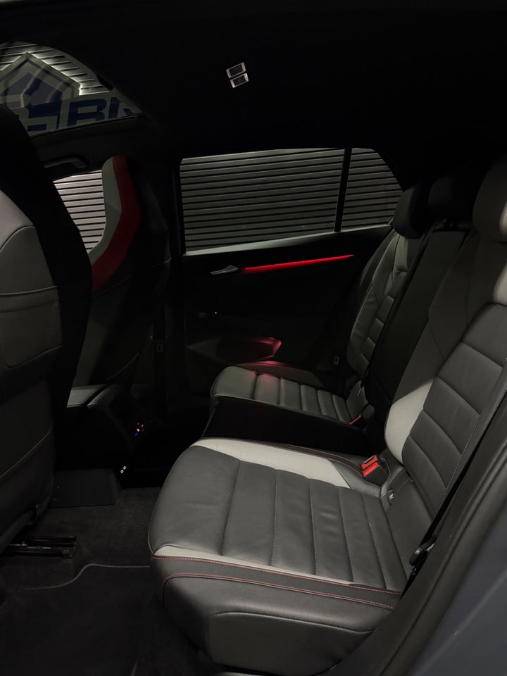 VW Golf VIII 2,0 GTi DSG 5d