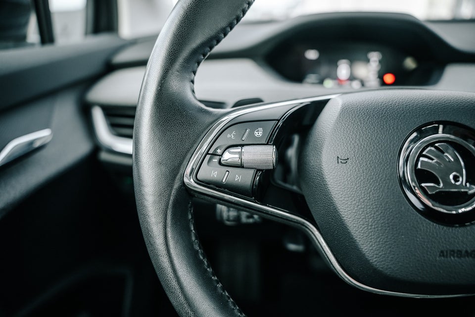 Skoda Enyaq 60 iV Clever Loft 5d