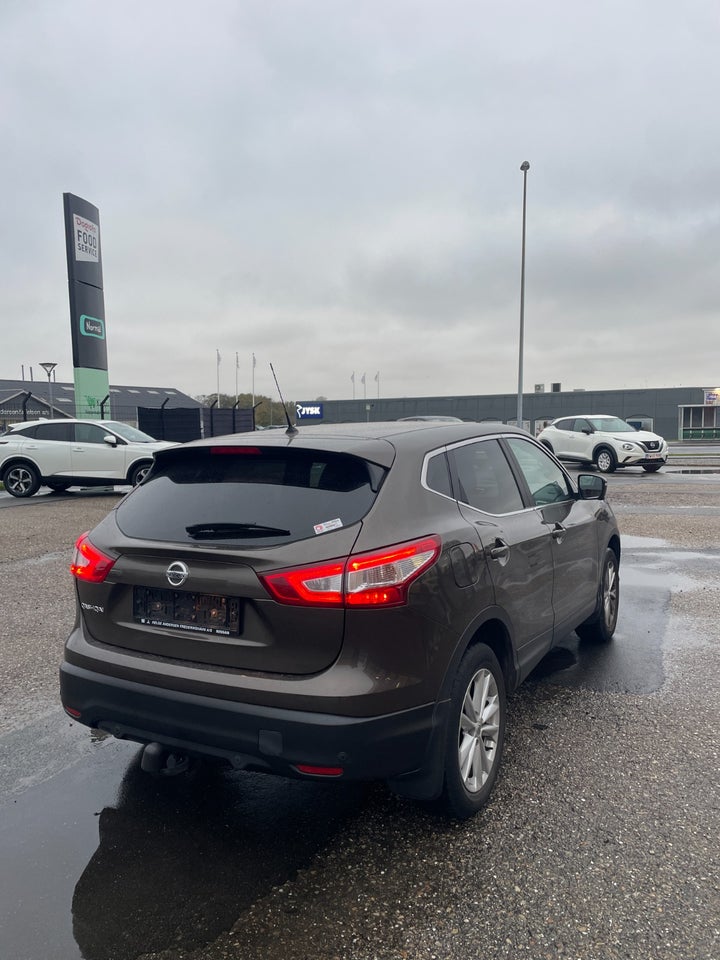 Nissan Qashqai 1,2 Dig-T 115 N-Connecta 5d