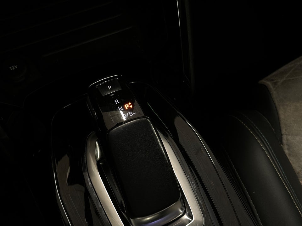 Peugeot e-208 50 GT Sky 5d