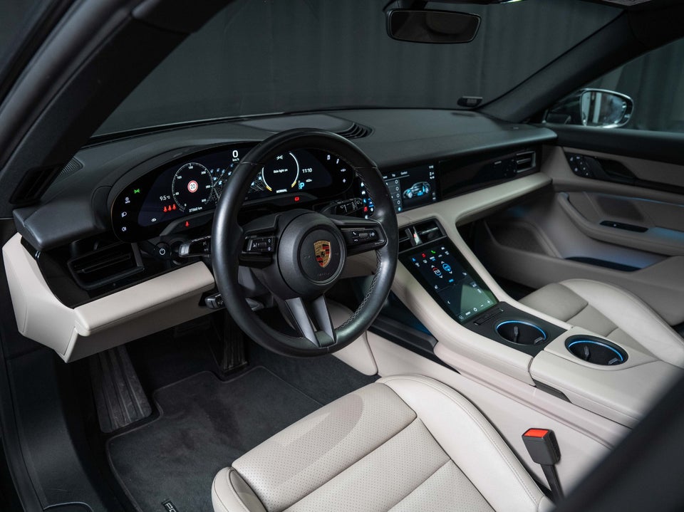 Porsche Taycan 4 Performance+ Cross Turismo 5d