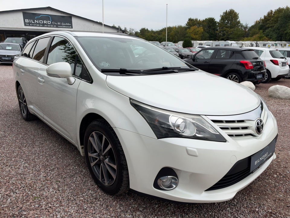 Toyota Avensis 1,8 VVT-i T2 Premium stc. 5d