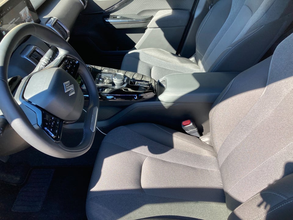 Suzuki eVitara 61 Active 5d