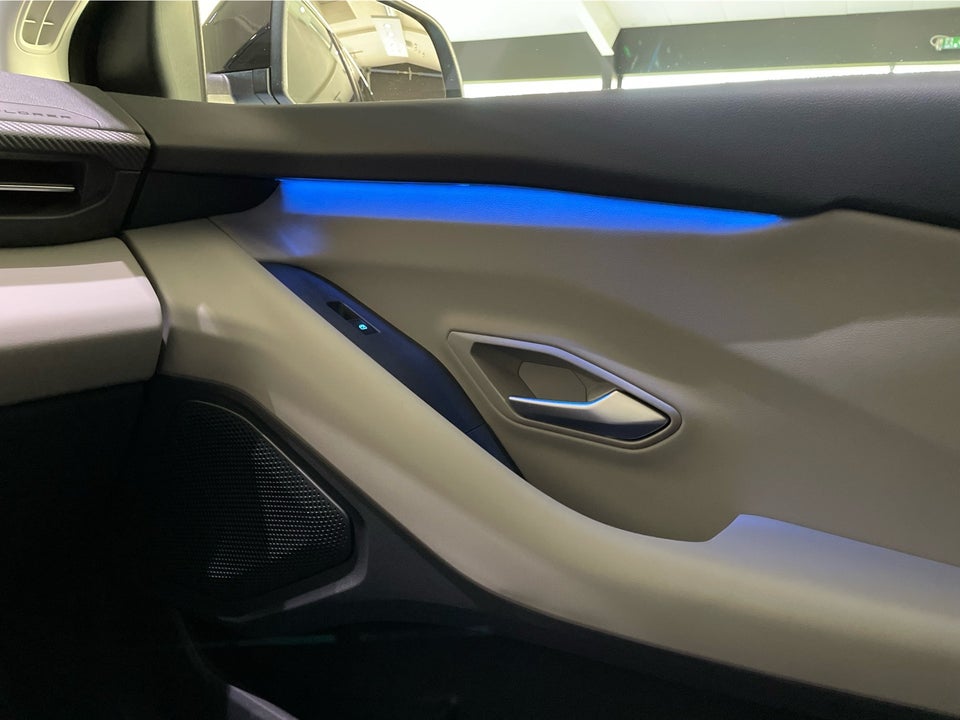 Ford Explorer 82 Premium Extended Range 5d