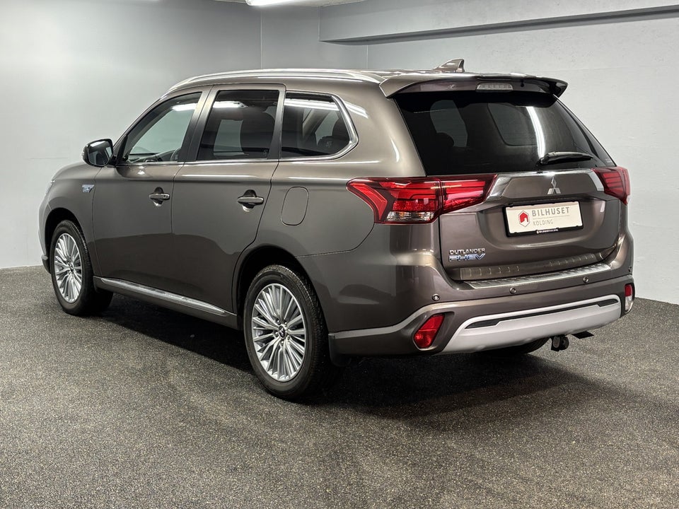 Mitsubishi Outlander 2,4 PHEV Intense CVT 4WD 5d