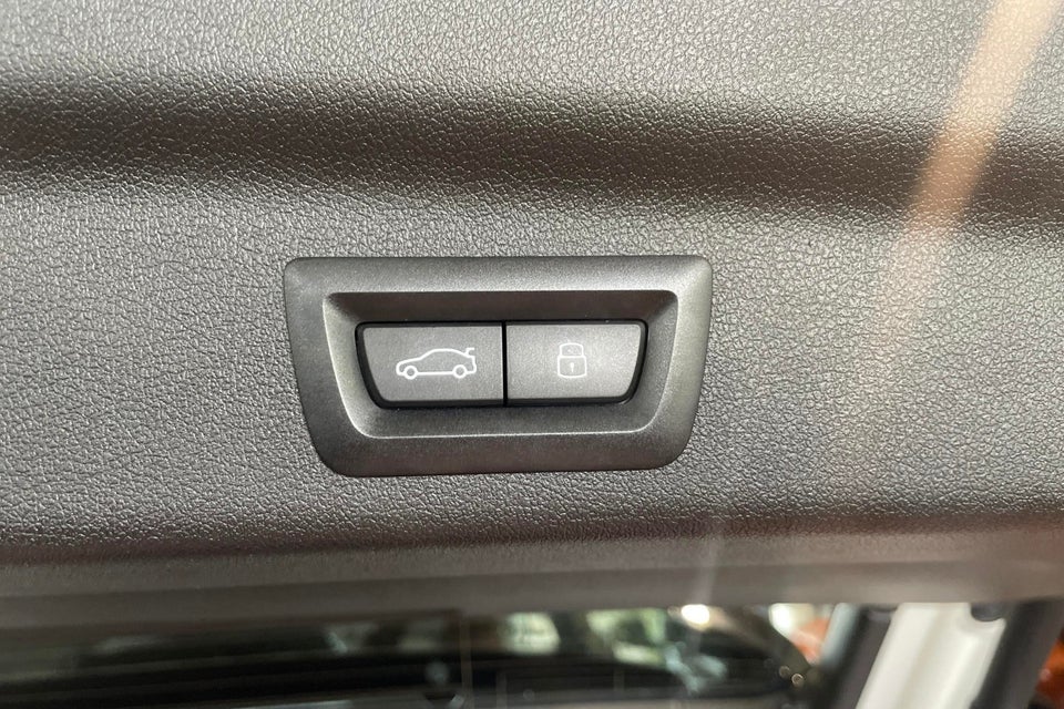 BMW iX1 xDrive30 X-Line 5d