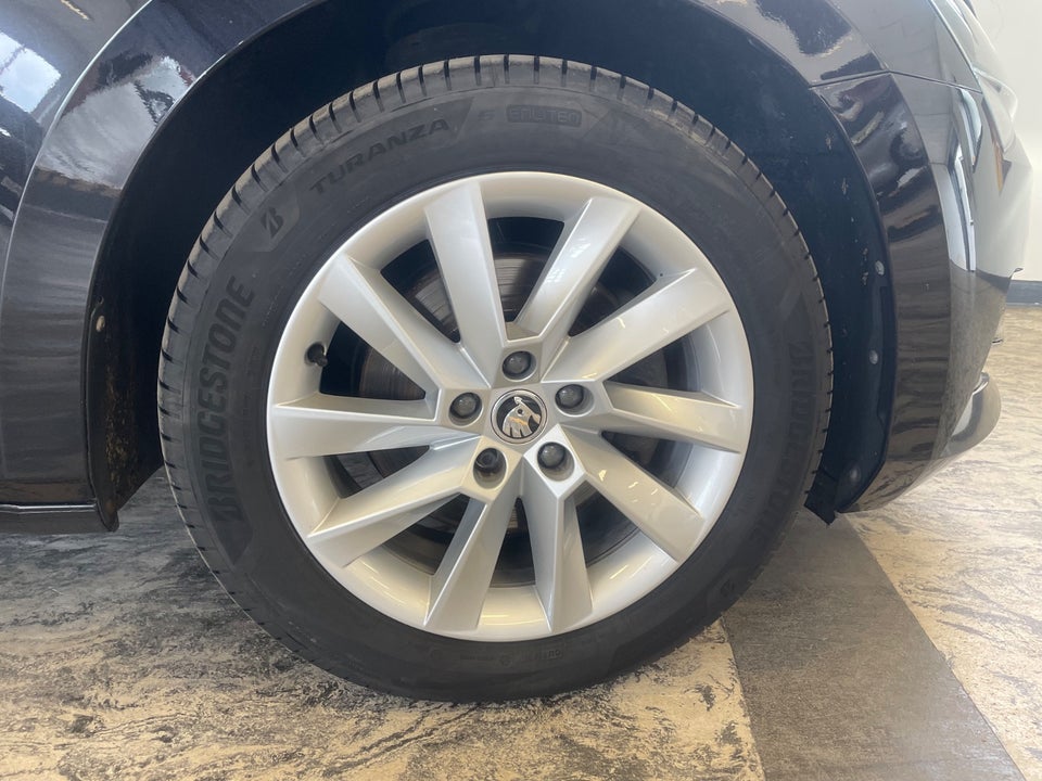Skoda Superb 2,0 TDi 150 Style Combi DSG 5d