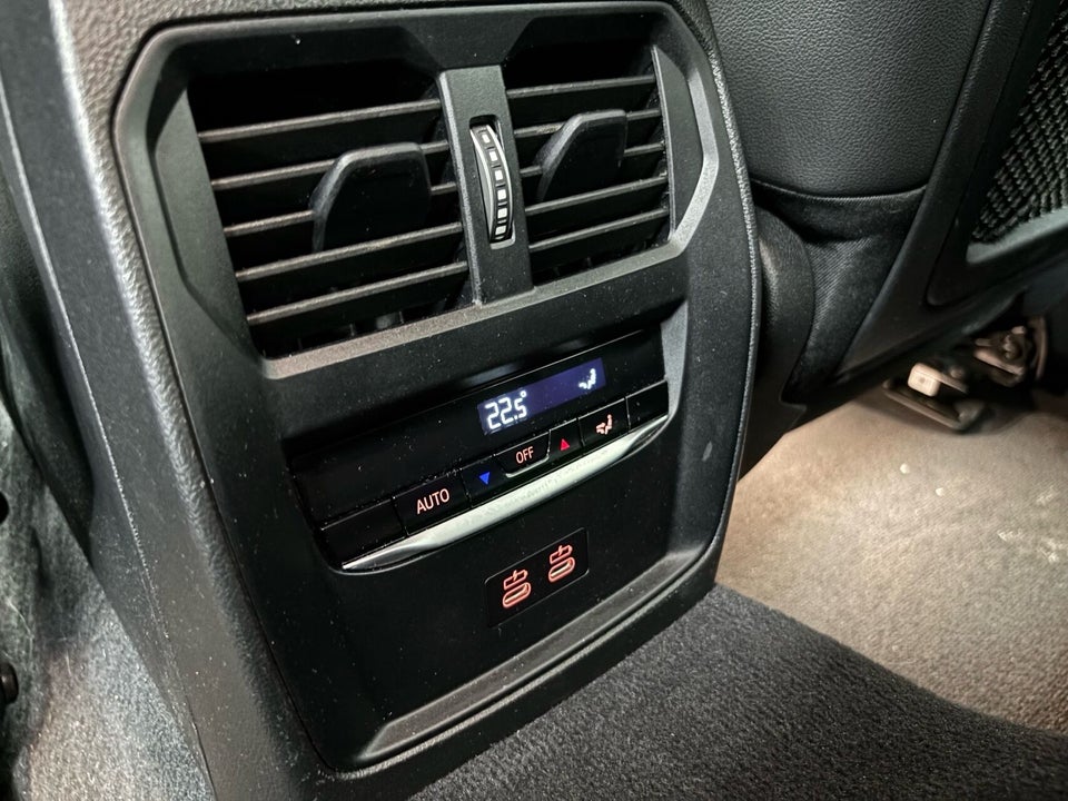 BMW i4 eDrive40 Charged 5d