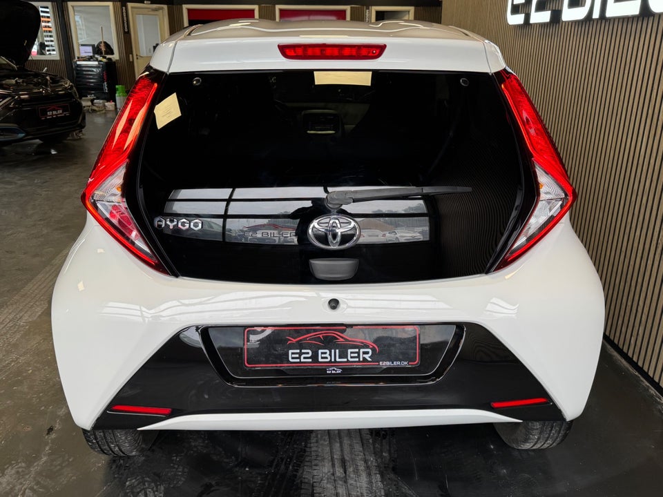Toyota Aygo 1,0 VVT-i x-press 5d
