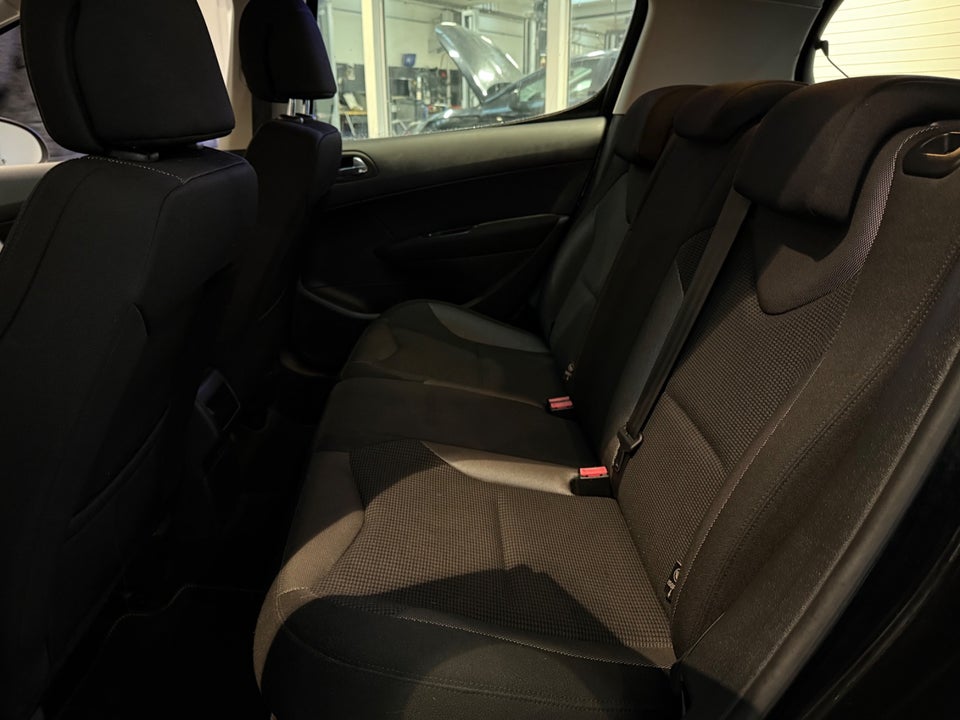 Peugeot 308 1,6 VTi Premium 5d