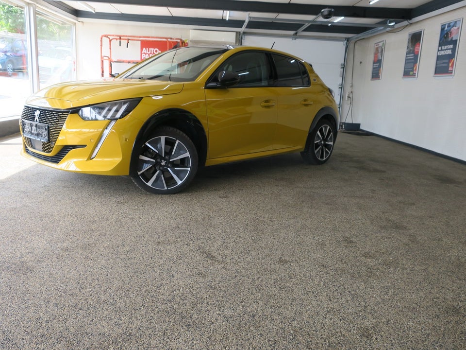 Peugeot e-208 50 GT Sky 5d