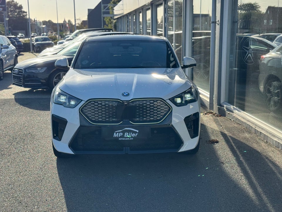BMW iX2 xDrive30 M-Sport Premium 5d