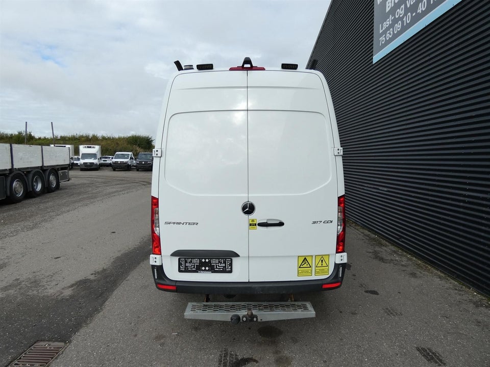Mercedes Sprinter 317 2,0 CDi A2 Kassevogn aut. RWD