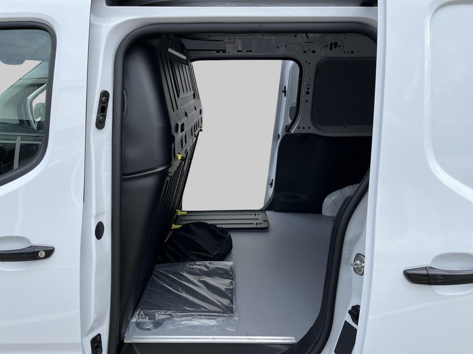 Peugeot e-Partner 50 L2V2 Plus Van