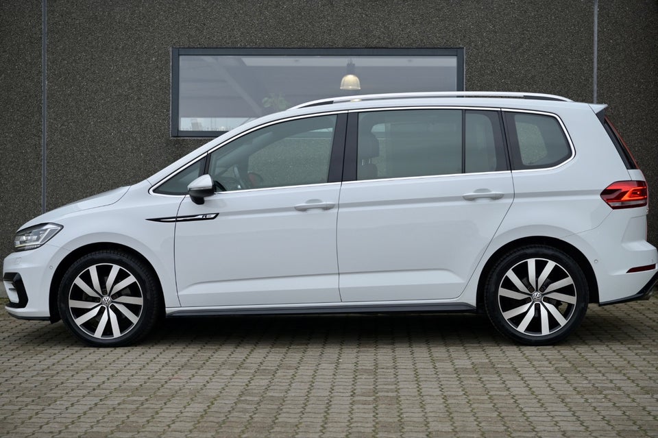 VW Touran 2,0 TDi 150 R-line DSG 7prs 5d