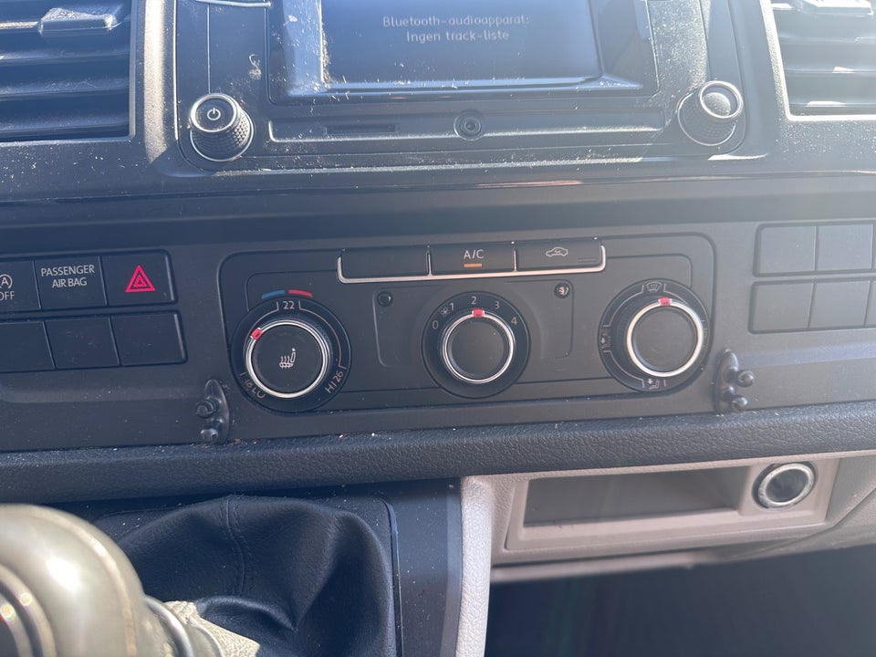 VW Transporter 2,0 TDi 102 Kassevogn lang