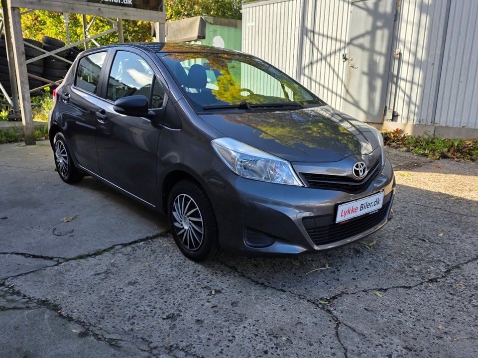 Toyota Yaris 1,0 VVT-i T2 5d