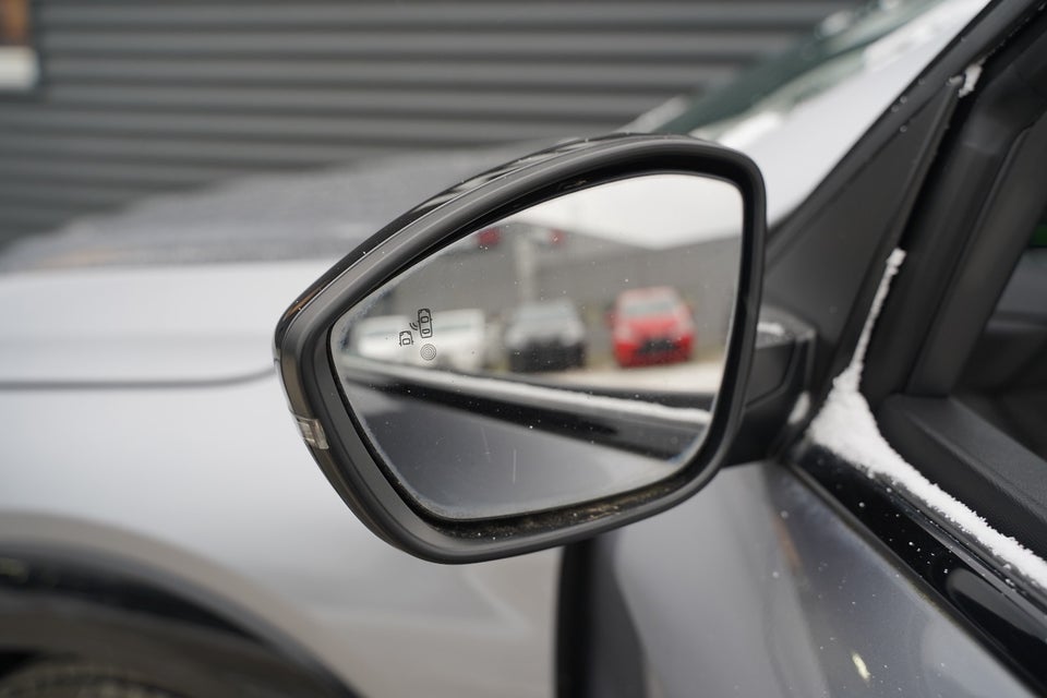 Peugeot e-208 50 GT 5d