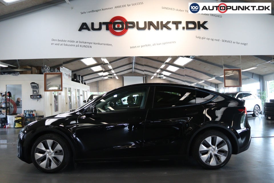Tesla Model Y Long Range AWD 5d