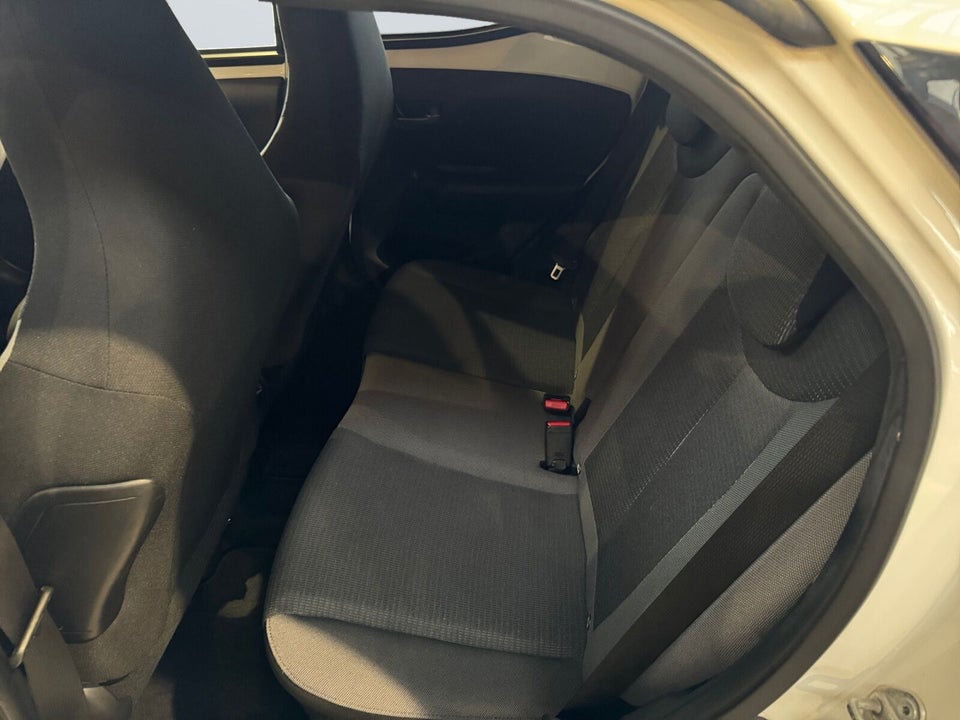 Toyota Aygo 1,0 VVT-i x-press 5d