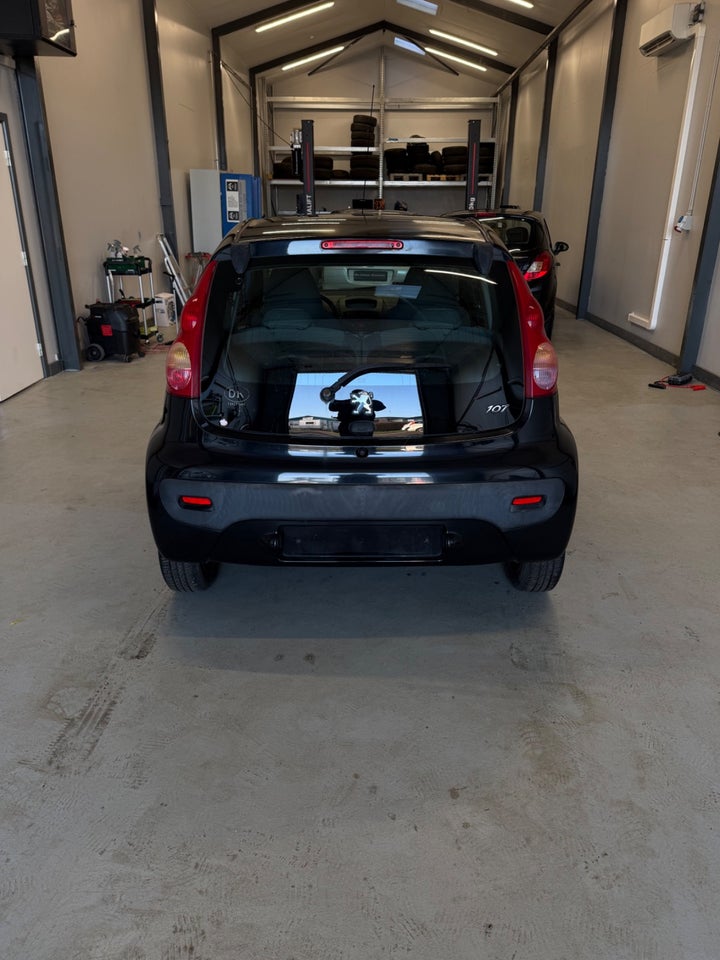 Peugeot 107 1,0  5d