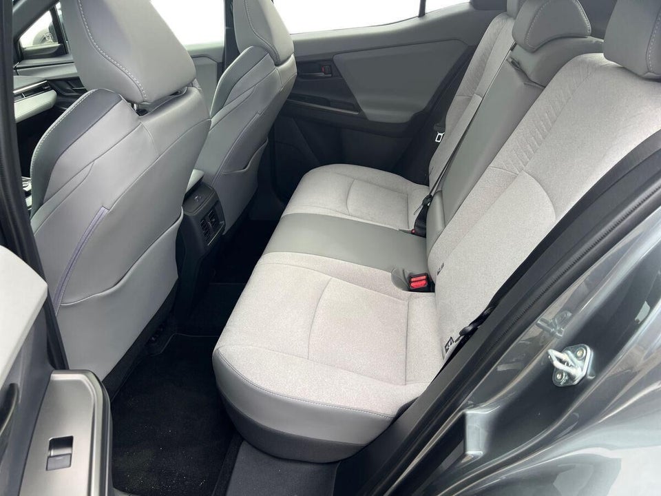 Toyota C-HR+ 77 Executive AWD 5d
