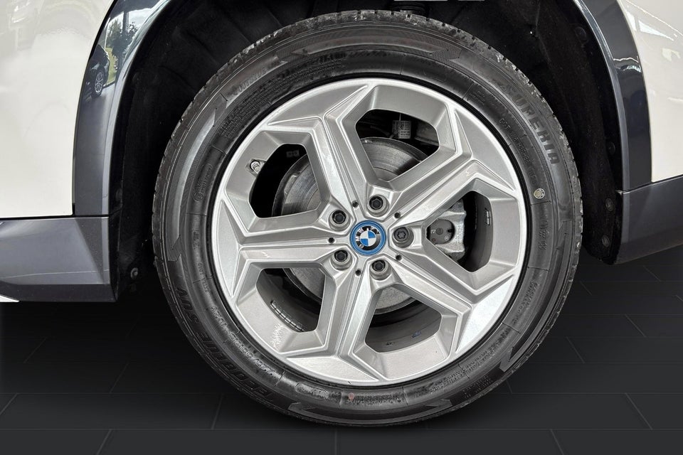 BMW iX1 eDrive20 X-Line 5d