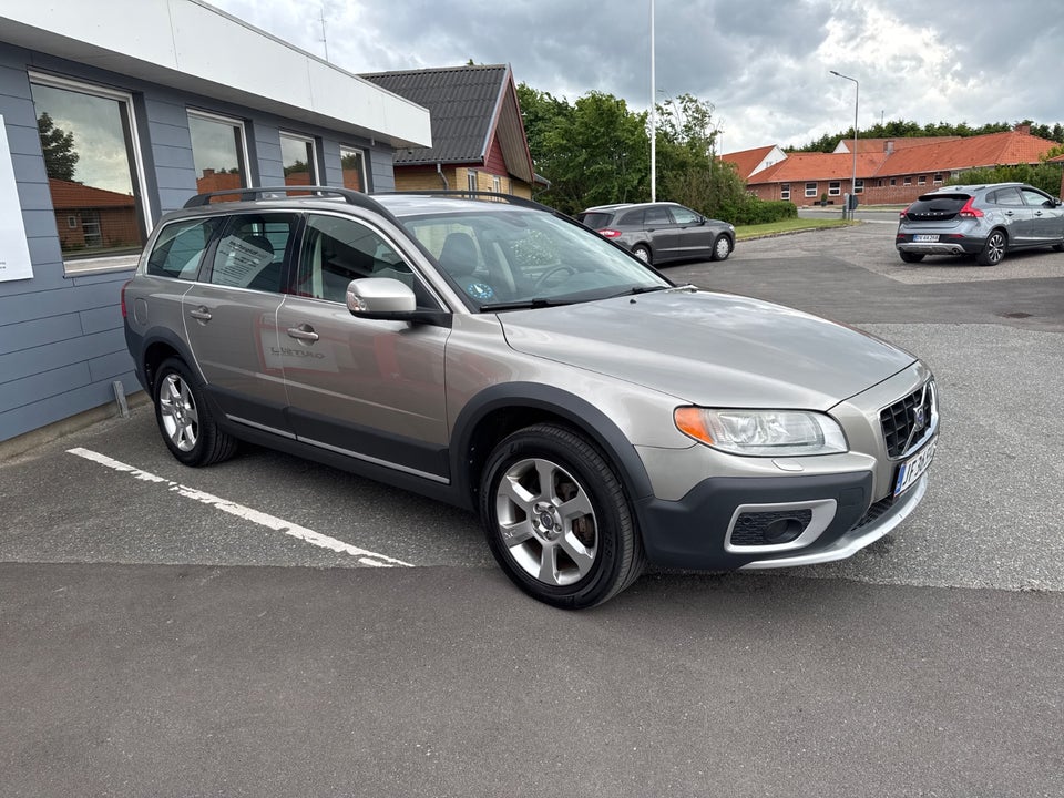 Volvo XC70 2,4 D5 185 Summum aut. AWD 5d