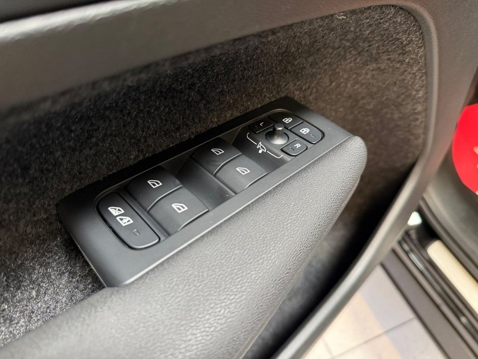 Volvo XC40 P6 ReCharge Core 5d