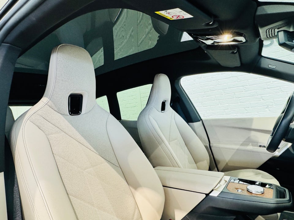 BMW iX xDrive40 Supercharged 5d