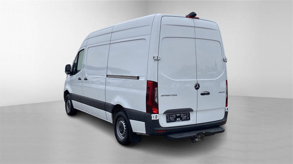 Mercedes Sprinter 319 2,0 CDi A2 Kassevogn aut. RWD