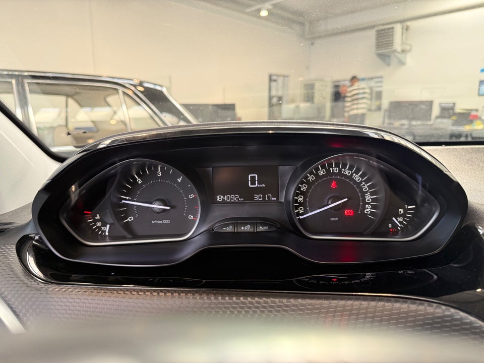 Peugeot 208 1,6 BlueHDi 100 Allure Sky 5d