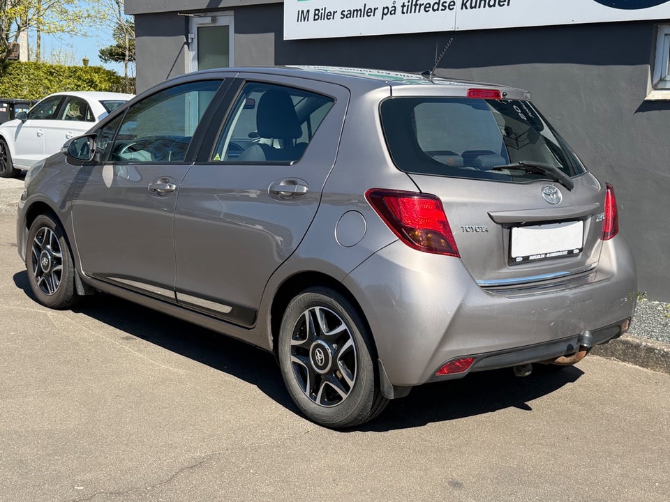 Toyota Yaris 1,3 VVT-i Lounge Edition 5d