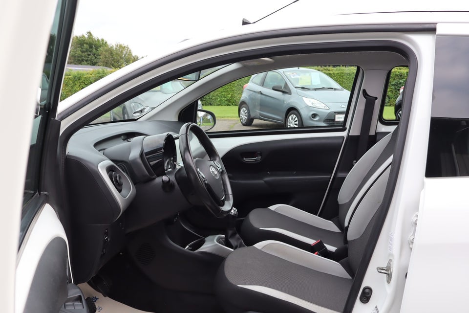Toyota Aygo 1,0 VVT-i x-sky 5d