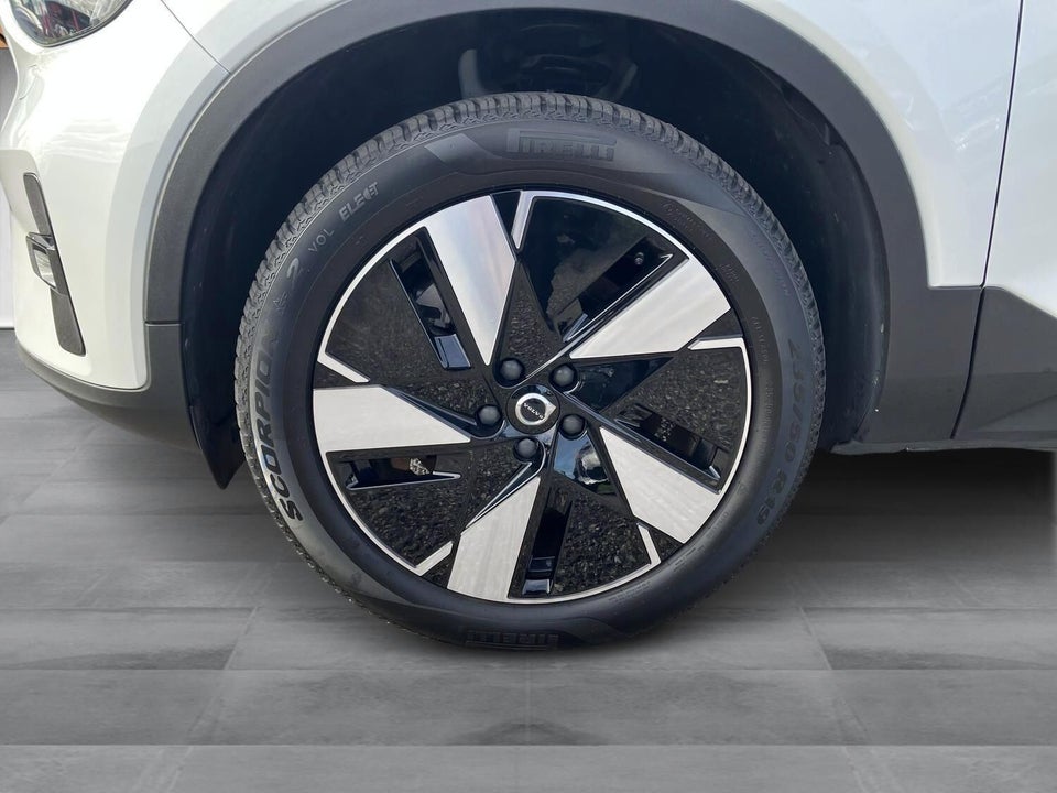 Volvo XC40 ReCharge Twin Plus 5d